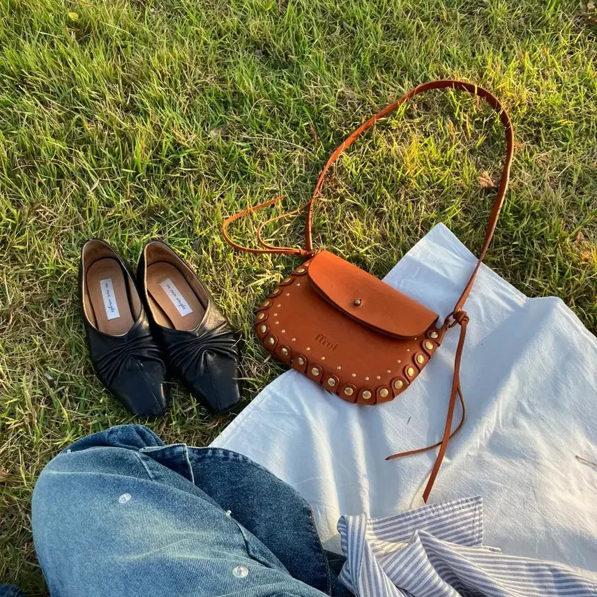 [BUNJANG] ffroi Maximus Bag Medium Olmo Brown Italian Leather Studded Shoulder Bag / ffroi 프루아 스터드 백 (이자벨마랑 맛)