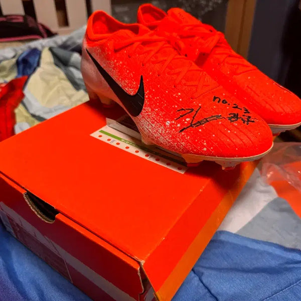 [BUNJANG] Nike Mercurial Vapor 12 Elite FG Soccer Cleats 260 (Signed by Kim Jin-kyu) / 머큐리얼 12 엘리트 FG 축구화 260 -국대 김진규 싸인화
