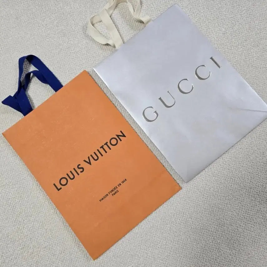 [BUNJANG] Louis Vuitton Shopping Bag & Gucci Shopping Bag Bundle Set / *2장 일괄* 루이비통 쇼핑백 + 구찌 쇼핑백@ 명품쇼핑백