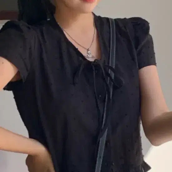 [BUNJANG] LuAnnMarie Lily Dot Ribbon Blouse - Black Short Sleeve / 루앤메리 릴리 도트리본 블라우스 블랙반팔