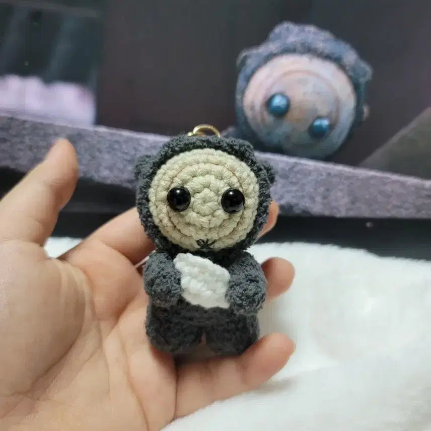 [BUNJANG] Handmade Knitted 'Kkeomok-sari' Charm with Rice Cake Pendant / 핸드메이드 뜨개 동궁 꺼먹살이 키링