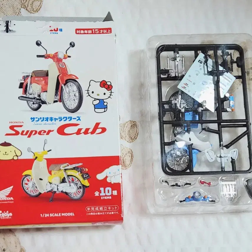 [BUNJANG] Sanrio Honda Super Cub Motorcycle Assembly Figure Tuxedo Sam / 산리오 혼다 슈퍼 커브 오토바이 조립 피규어 턱시도샘 팝니다.