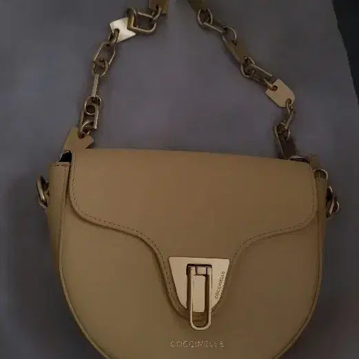 [BUNJANG] Coccinelle Gold Shoulder Bag / 코치넬리 ( 50만원정도 ) 골드 숄더