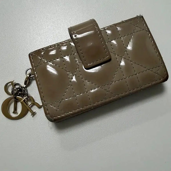 [BUNJANG] Dior Lady Dior Cannage Patent Accordion 5-Pocket Card Holder Sand Beige / 디올 레이디 디올 까나쥬 페이던트 아코디언 5포켓 카드 지갑 샌드 베이지