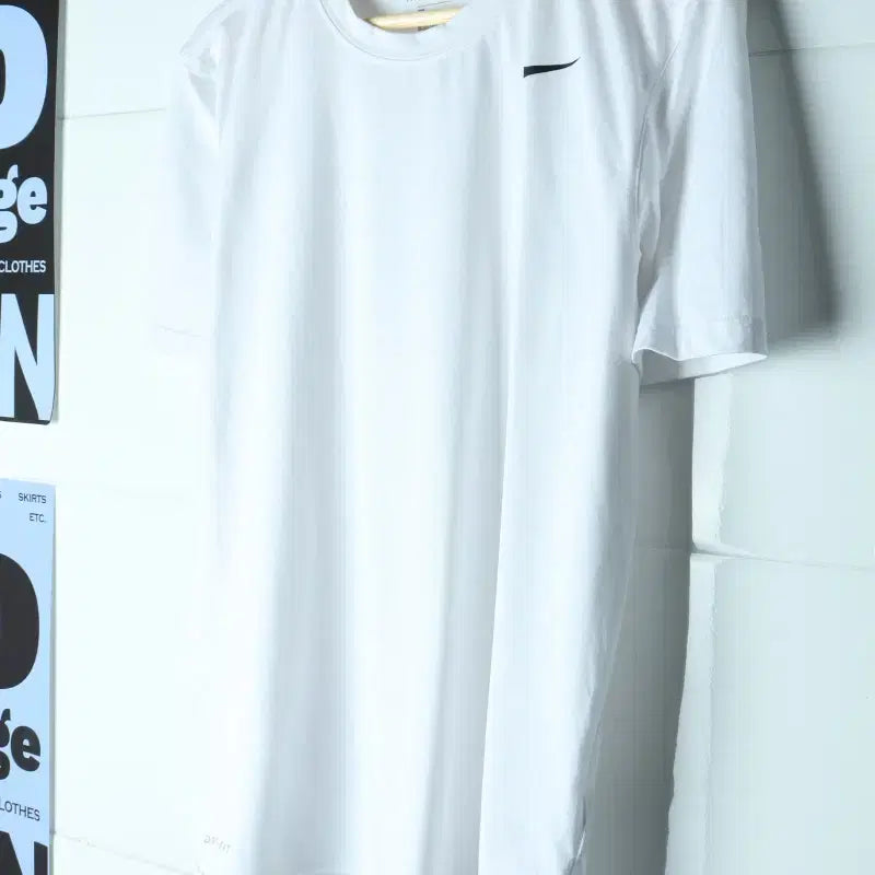 [BUNJANG] Nike Small Logo Functional T-Shirt White / (M-L) 나이키 반팔 티셔츠 기능성 스몰로고 화이트 런닝-H35723