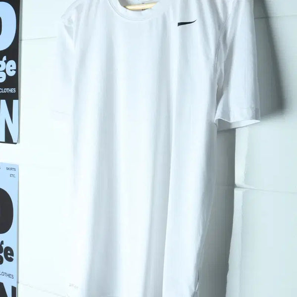 [BUNJANG] Nike Small Logo Functional T-Shirt White / (M-L) 나이키 반팔 티셔츠 기능성 스몰로고 화이트 런닝-H35723