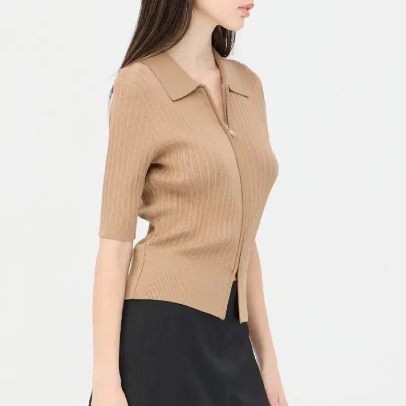 [BUNJANG] Sisley 24SS 5-Sleeve Knit Zip-Up Cardigan (Mocha Beige) / 시슬리 24년 카라 5부 니트 집업 모카 베이지 플리츠 리브드 골지 지퍼 반팔 가디건