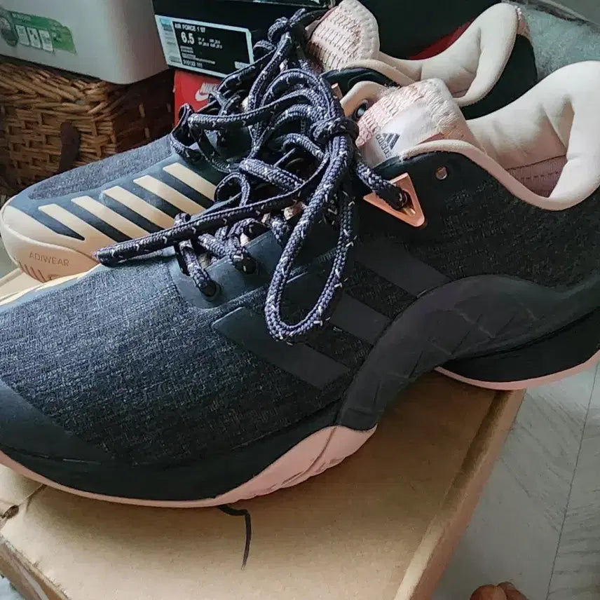 [BUNJANG] Adidas Barricade 2018 W LTD Women's Tennis Shoes AH2114 / 아디다스 바리케이드 2018 W LTD 여성 테니스화 AH2114