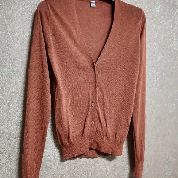 [BUNJANG] Uniqlo V-Neck Light Cardigan / 유니클로 라이트가디건 여름가디건v넥가디건 uv가디건   가벼운간절기 가디건