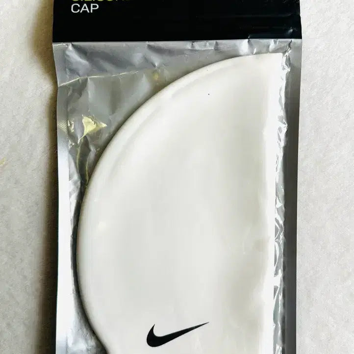 [BUNJANG] Nike Silicone Swimming Cap (White) / 나이키 수영모(화이트) (실리콘) 판매합니다