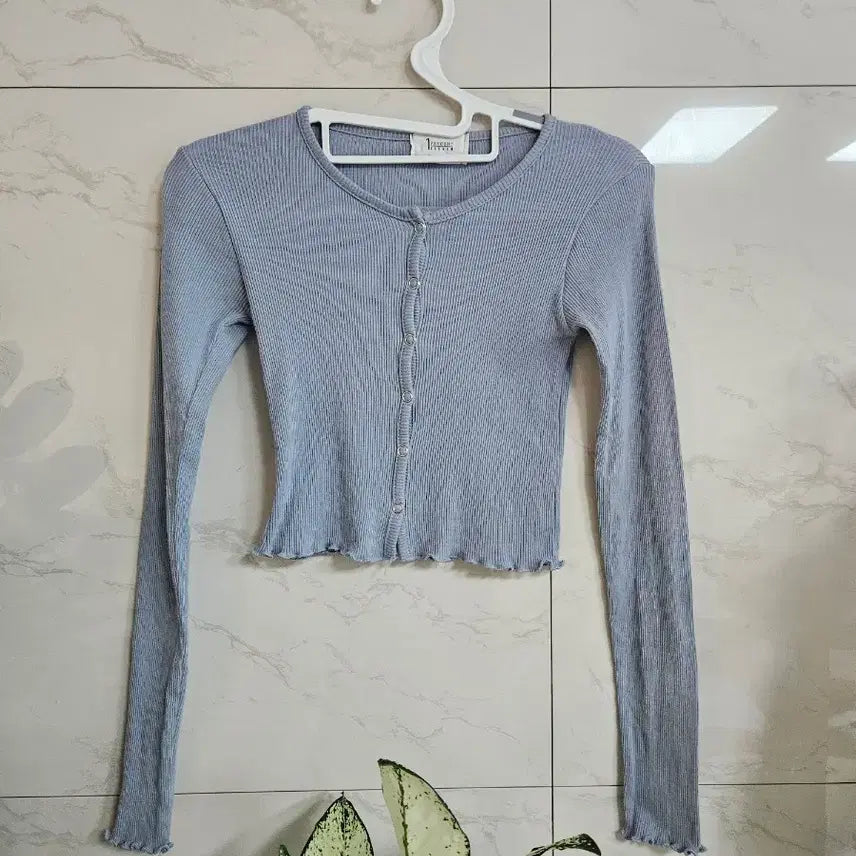 [BUNJANG] Sky Blue Ribbed Crop Cardigan / 하늘색 골지 크롭 가디건