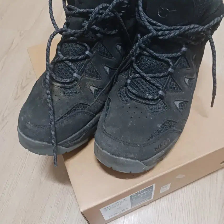 [BUNJANG] NEPA Kanneto GTX Gore-Tex Edge II Hiking Boots / 네파 칸네토 gtx 고어텍스 엣지 II 등산화 260mm 풀박스 (원하는 가격 거래)
