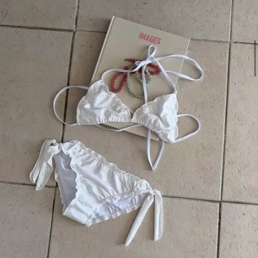 [BUNJANG] Lilykots Eyelet Bikini Set / 릴리코츠 아이렛 비키니 Eyelet Bikini Set