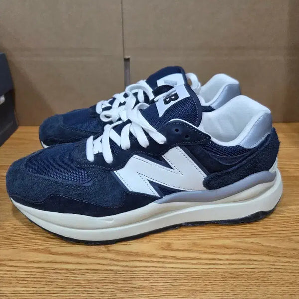 [BUNJANG] New Balance M5740VLB Sneakers (Size 280) / 뉴발란스 M5740VLB 280사이즈 밑창 오염
