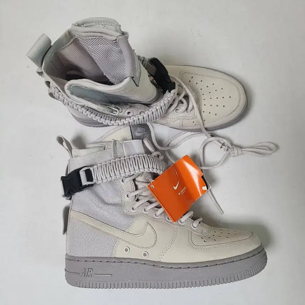 [BUNJANG] Nike Air Force 1 SF 235mm / (미사용,하자있음) 235mm 나이키 에어포스1
