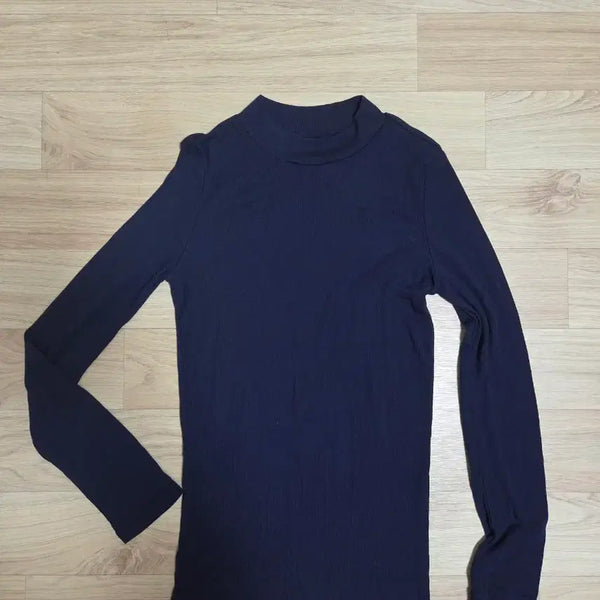 [BUNJANG] Basic Slim Fit Long Sleeve T-Shirt / 기본 슬림 티셔츠