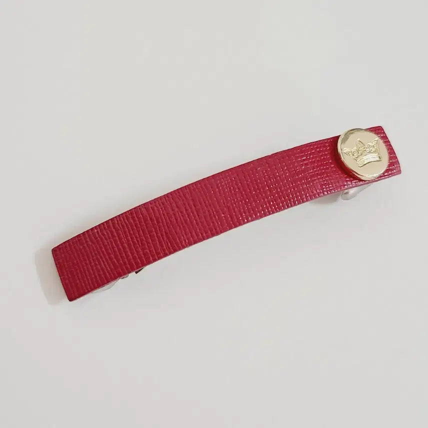 [BUNJANG] J.ESTINA Burgundy Hair Clip with Gold Crown Detail / 제이에스티나 버건디 헤어 클립 머리핀 헤어핀 똑딱핀 금장 왕관 장식 체리 레드 브랜드 스타일링 J ESTINA