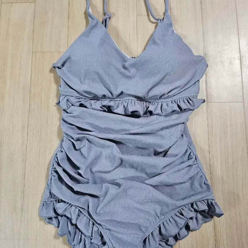 [BUNJANG] Vendys Body-Covering Frill Monokini Swimsuit - Large / 벤디스 체형커버 모노키니 프릴 수영복 L