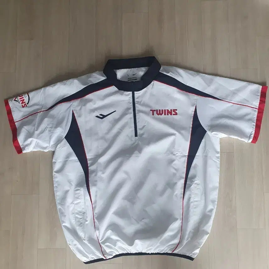 [BUNJANG] LG Twins Authentic Short Sleeve Windbreaker Zip-up (Size 105) / LG트윈스 어센틱 반팔 바람막이 짚업 105사이즈 팝니다.