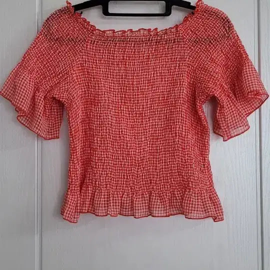 [BUNJANG] Checkered Off-Shoulder Short-Sleeve Blouse / 체크무늬 오프숄더 반팔 블라우스