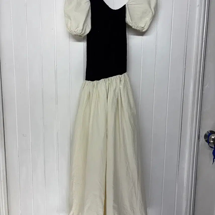 [BUNJANG] Avant-Garde Puff Sleeve Asymmetrical Long Dress / 아방가르드 언밸런스 퍼프 롱원피스 44-66 ㅡ0723