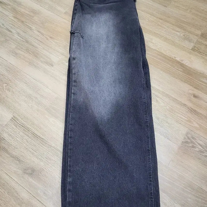 [BUNJANG] Black Distressed Jeans / 검정 청바지