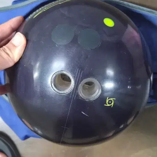 [BUNJANG] Storm Lightning Blackout Bowling Ball 15lbs / 라이트닝 블랙아웃 볼링공 15P 팝니다