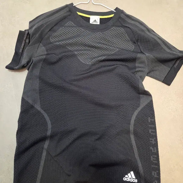 [BUNJANG] Adidas Techfit Short Sleeve T-Shirt Size 95 / 아디다스 테크핏 반팔 95