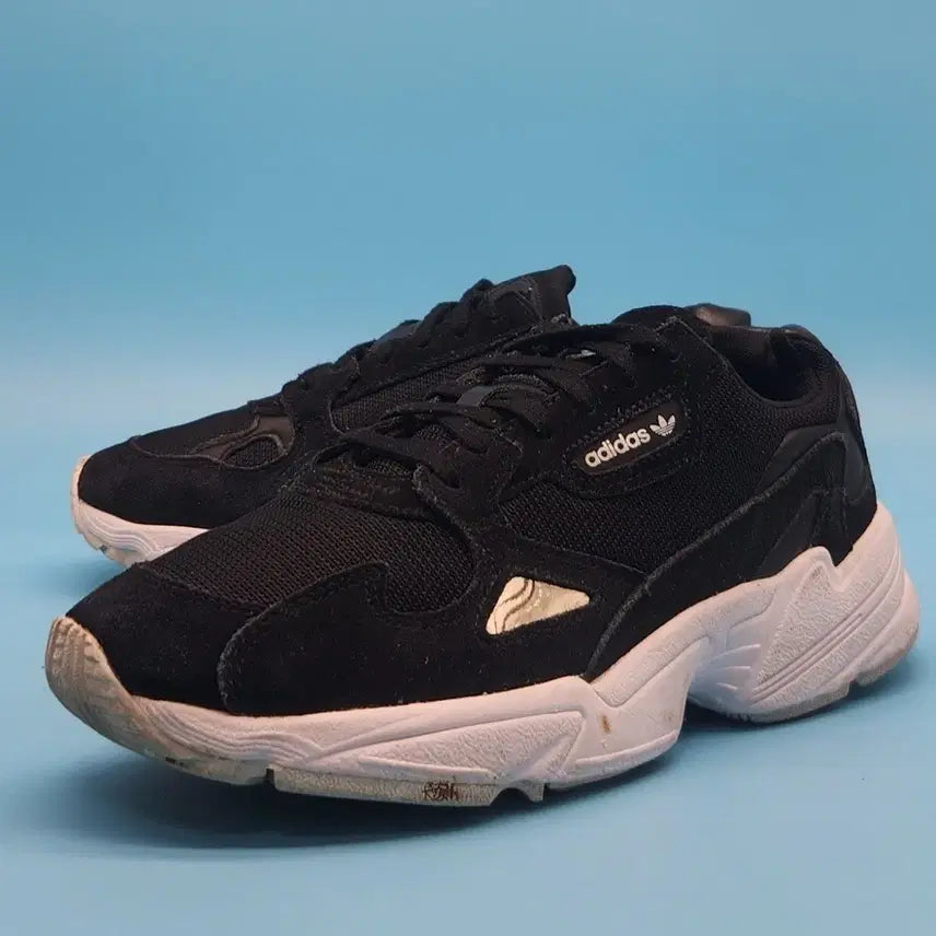 [BUNJANG] Adidas Falcon Sneakers 250 / bb 아디다스 팔콘 운동화250