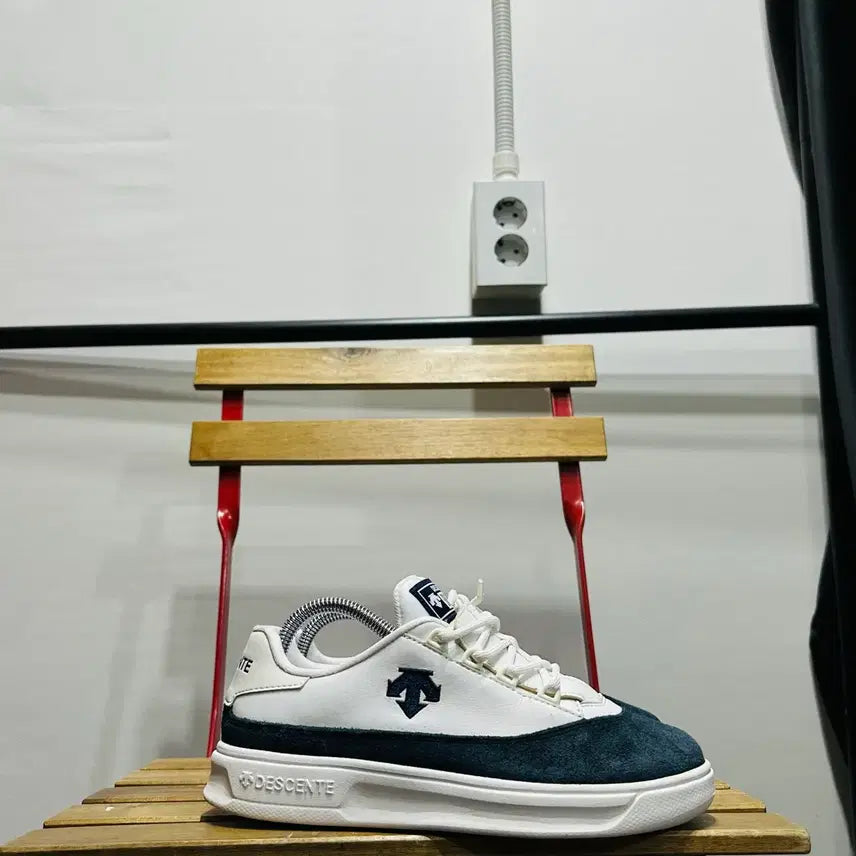 [BUNJANG] Descente Women's Sneakers - Code Zero / 245) 데상트 스니커즈 여성 여자 신발 코드제로