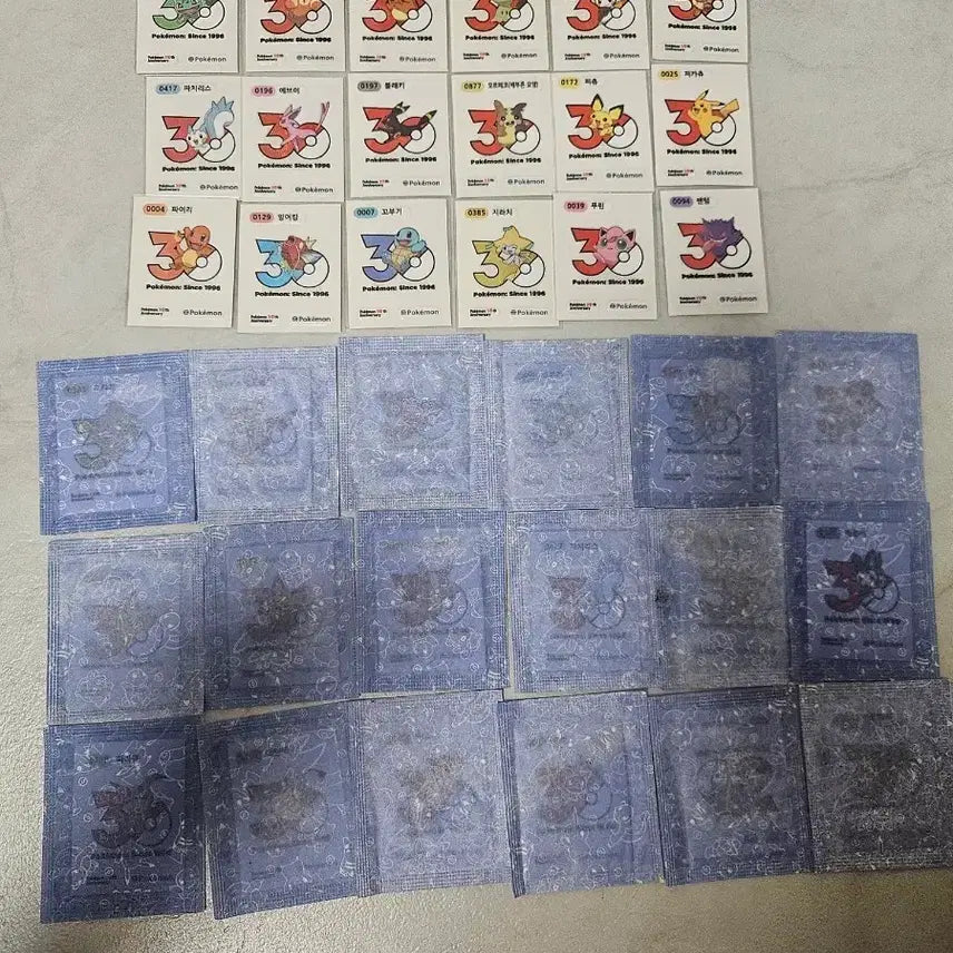 [BUNJANG] Pokemon 30th Anniversary Logo Stickers (Set of 18) / 포켓몬 띠부씰 30주년 로고 18종 미개봉, 개봉 판매