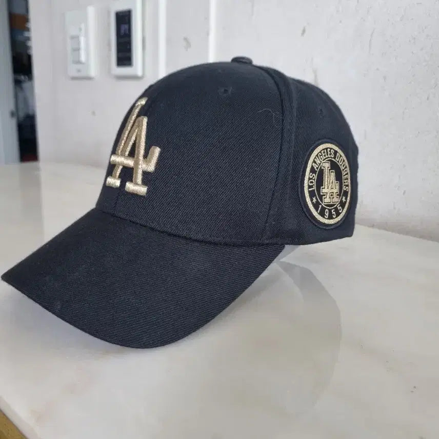 [BUNJANG] MLB LA Dodgers Gold Embroidery Logo Ball Cap / MLB LA 다저스 골드자수 로고 볼캡 모자