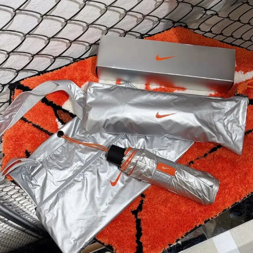 [BUNJANG] Nike Japan Limited Edition Silver/Orange Umbrella Bag Set / (새상품/정품) 나이키 재팬 한정판 실버/오렌지 우산 가방 세트