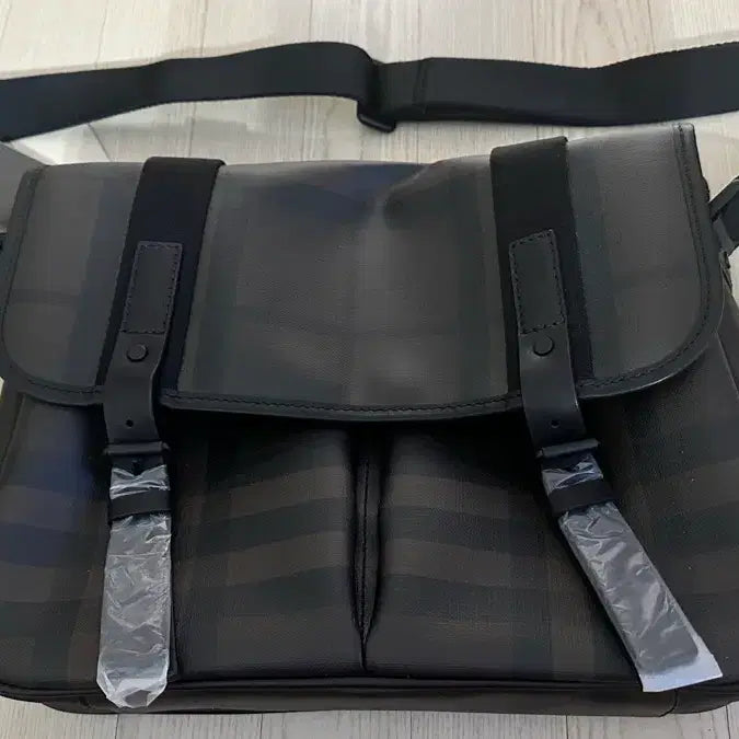 [BUNJANG] Burberry Check Shoulder Bag Black / 미사용 신품 버버리 체크 숄더백 블랙 팔아요