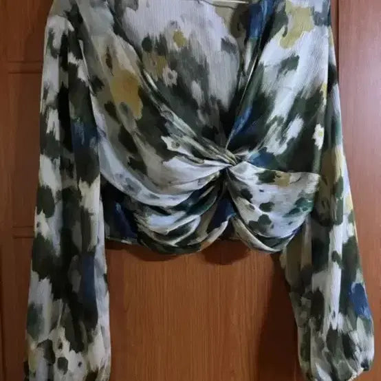 [BUNJANG] Zara Paint Blush Twisted Crop Blouse / 자라 페인트 블러쉬 꼬임 크롭 블라우스