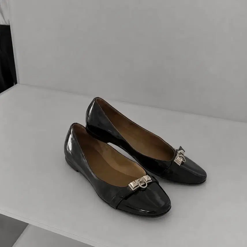 [BUNJANG] Hermès Kelly Patent Leather Flats Shoes / 에르메스 켈리 슈즈