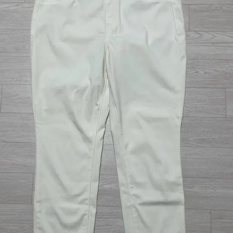 [BUNJANG] Uniqlo 8-Part Pants White / 유니클로 8부바지 (새상품)