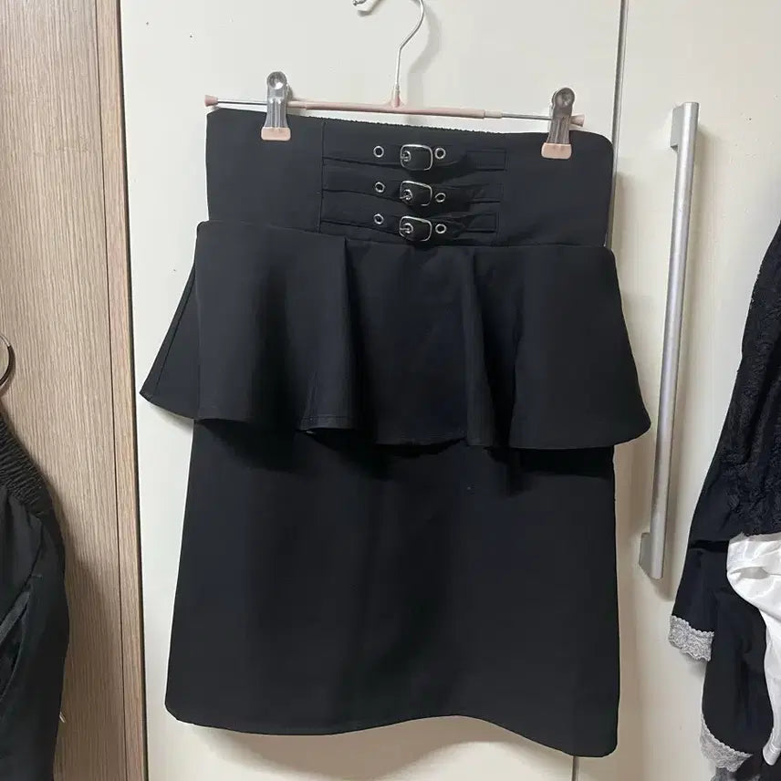 [BUNJANG] MAZ Buckle Skirt / 마즈 버클 스커트 앙산형지뢰계 치마 스나계 양지뢰