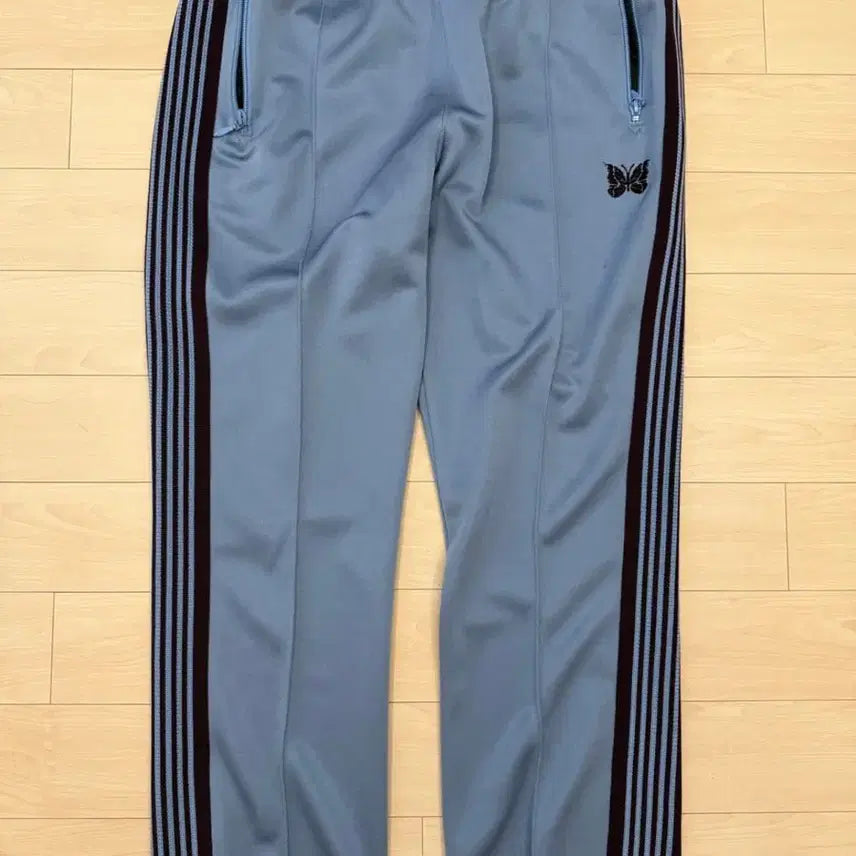 [BUNJANG] Needles Narrow Trackpants Sax Blue L / 니들스 내로우 트랙팬츠 삭스블루 L