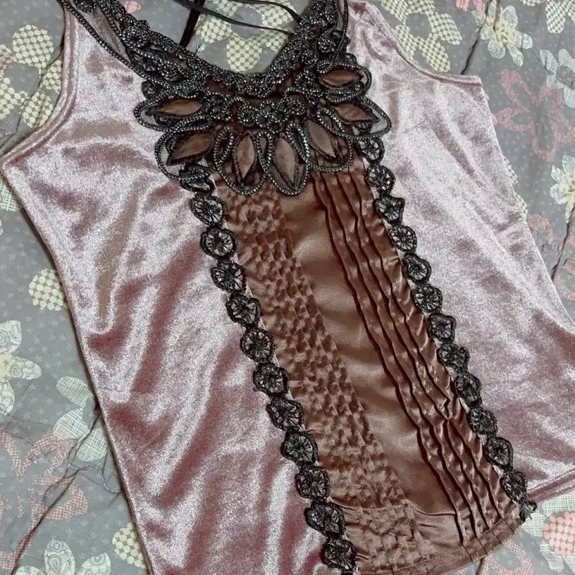 [BUNJANG] Cubivintage Oriental Velvet Camisole / 큐빈티지 오리엔탈 벨벳 나시 오네갸루 라떼갸루 갸루깔 빈티지 슬리브리스