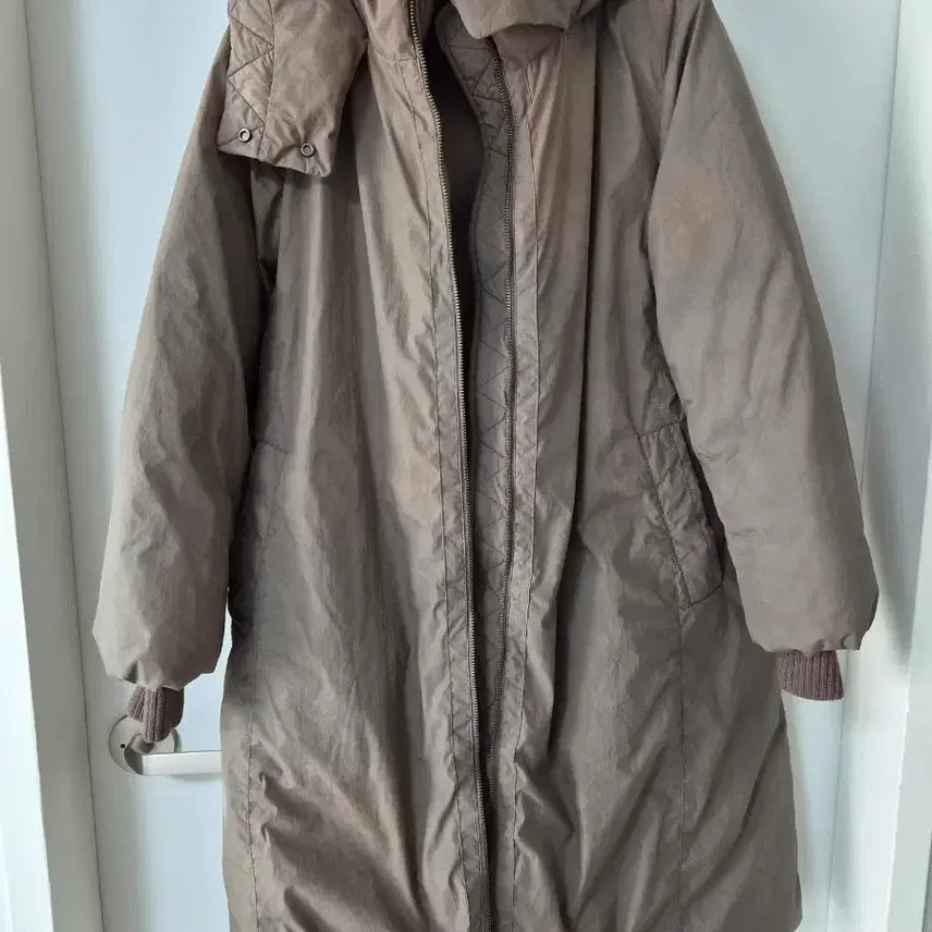 [BUNJANG] isae 2023 Down Long Padded Jacket / 2023년 이새 isae 다운 롱 패딩