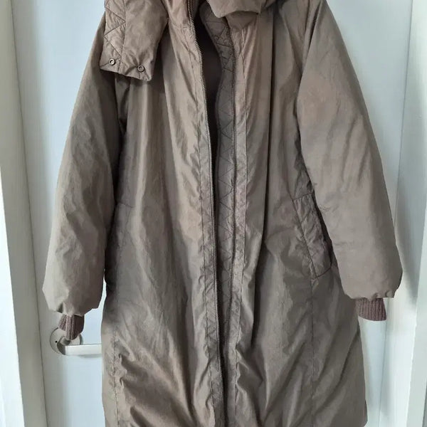 [BUNJANG] isae 2023 Down Long Padded Jacket / 2023년 이새 isae 다운 롱 패딩