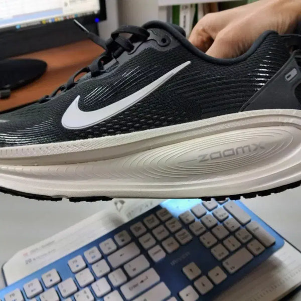 [BUNJANG] Nike Zoom Vomero 18 / 보메로18