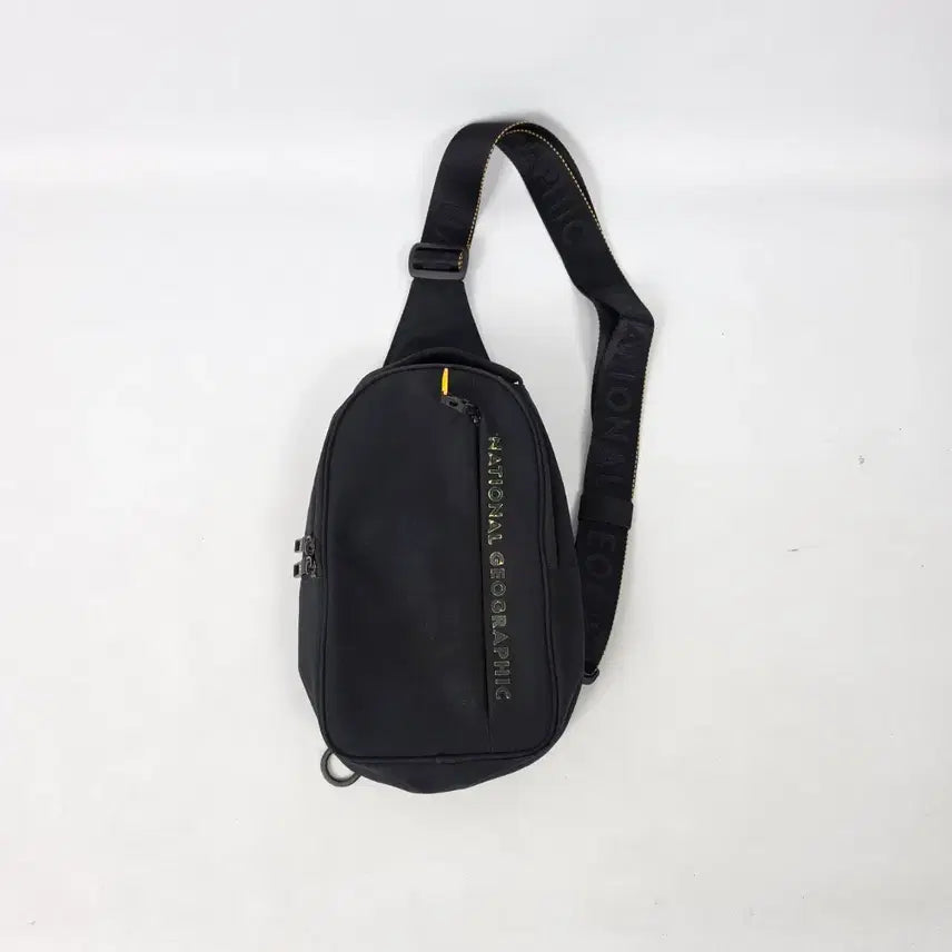 [BUNJANG] National Geographic Cordura Body Sling Bag Black / 내셔널지오그래픽 코듀라 바디 슬링백 블랙 260723