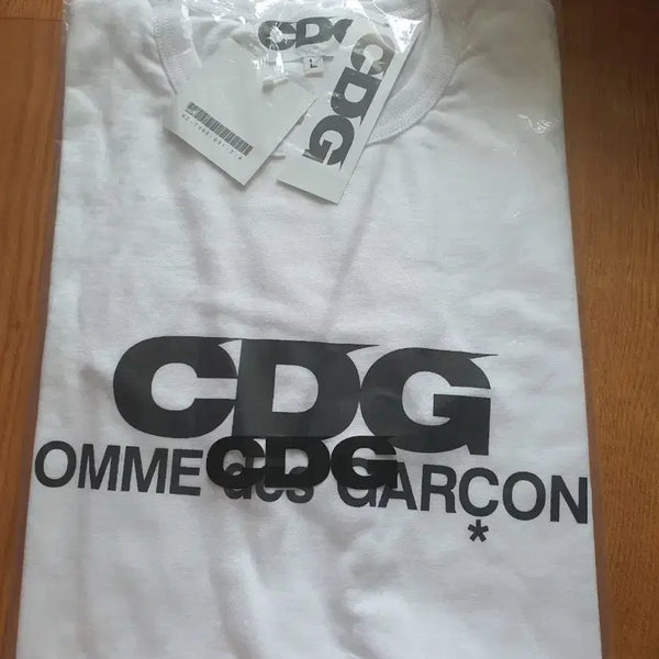 [BUNJANG] Comme des Garçons CDG Logo Short Sleeve T-Shirt White L / CDG 꼼데가르송 반팔 티셔츠 화이트 L