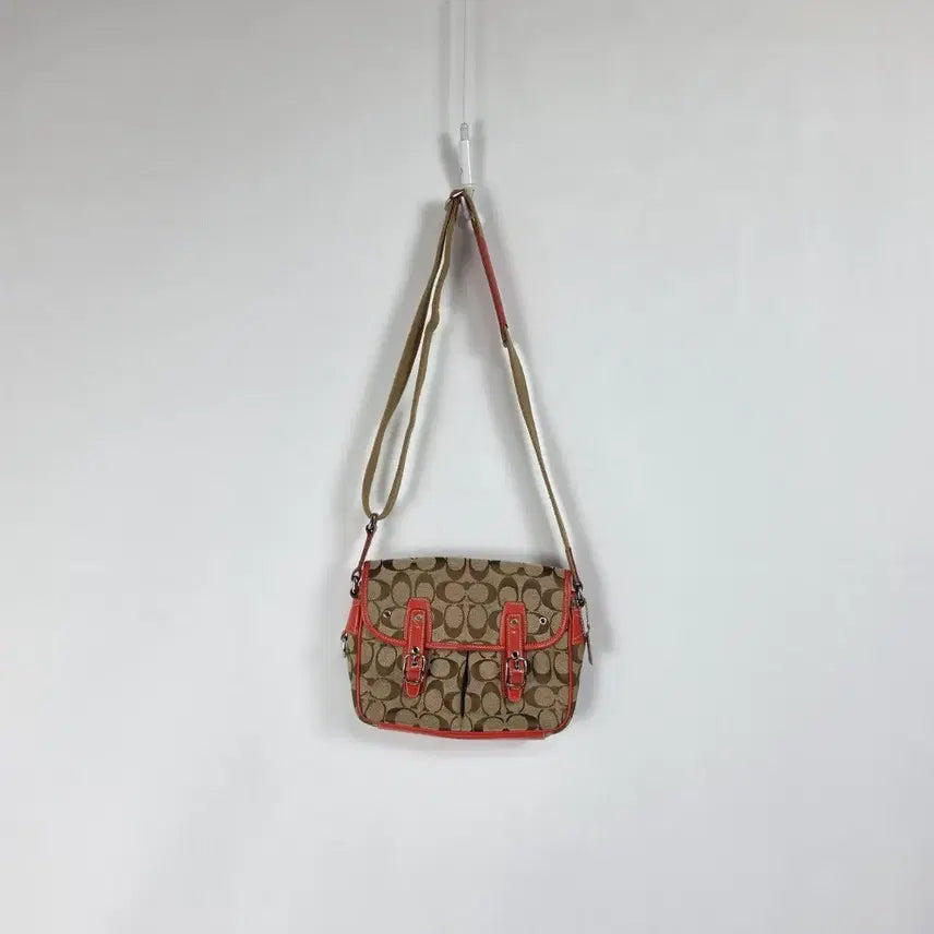[BUNJANG] Coach Signature Buckle Crossbody Shoulder Bag Brown Orange / 코치 시그니처 버클 크로스백 숄더백 브라운 오렌지 260723