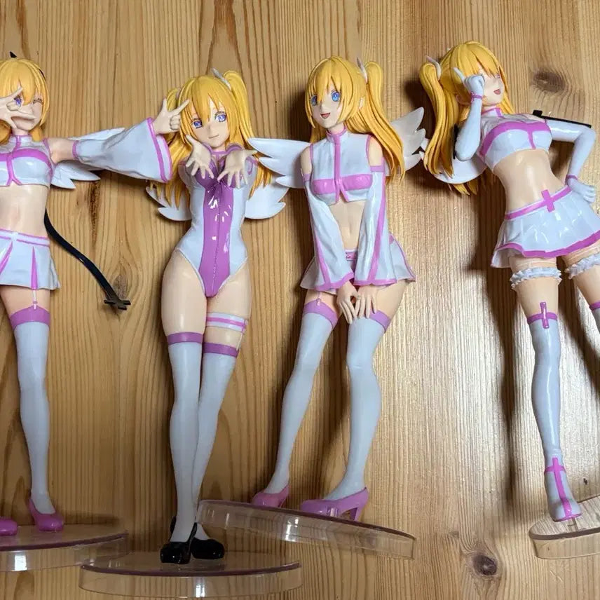 [BUNJANG] 2.5 Dimensional Temptation Ririsa Ririel Figures (Set of 4) / 2.5차원의유혹 리리사 리리엘 피규어 개봉 일괄