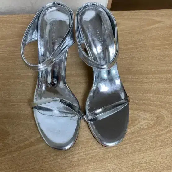 [BUNJANG] Shoebiz by SEOUL Silver Strap Heeled Sandals (Size 230) / 실버 스트랩 하이힐 샌들 230 새상품급 수제화