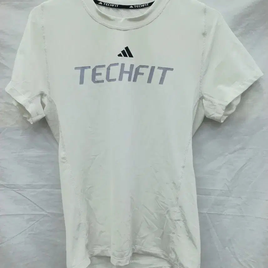 [BUNJANG] Adidas Techfit Sports Performance Short Sleeve T-Shirt (Women's 90-95) / 아디다스 테크핏 스포츠 기능성 반팔 (여90~95)