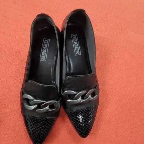 [BUNJANG] GEIGER Chain Detail Snakeskin Mules / GEIGER 체인 장식 뱀피 뮬230